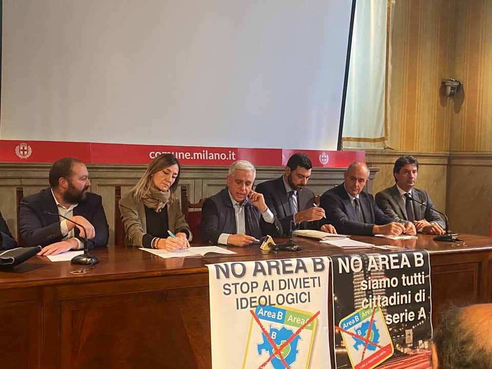 «No Area B, Provvedimento Classista», FdI In Piazza Per Raccogliere Le ...