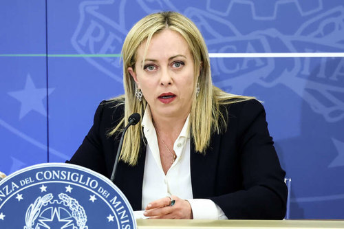 Giorgia Meloni in conferenza stampa dopo il Consiglio dei Ministri 