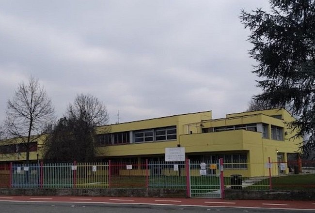 Il plesso scolastico visitato dai ladri 