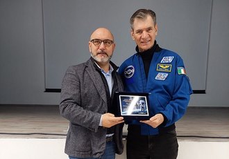 Paolo Nespoli con il sindaco Gianni Fabiano 