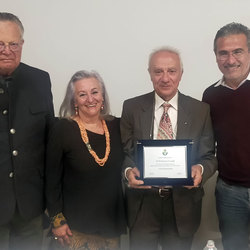 Il conte Franco Borromeo con i coniugi Leondi e il sindaco Augusto Moretti 
