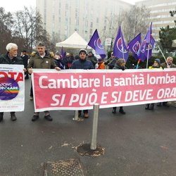 Una manifestazione di Unione Popolare Lombardia 