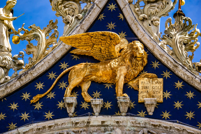 Rappresentazione storica del Leone di San Marco posta sull'omonima basilica a Venezia 