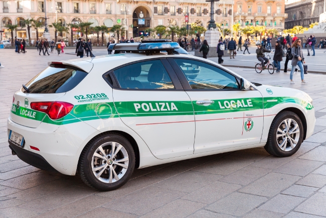 Milano, blitz della Polizia locale nel campo rom di via Bonfadini: eseguite dieci misure cautelari Milano, blitz della Polizia locale nel campo rom di via Bonfadini: eseguite dieci misure cautelari