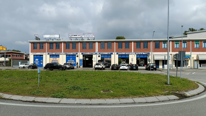 Ziliani Auto, il punto vendita e assistenza dei motoveicoli elettrici in via Liberazione a Peschiera Borromeo 