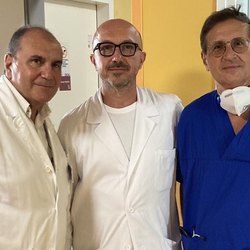 Il dottor Faccincani (al centro) con Valentino Lembo (a sx) e Giovanni Marino 