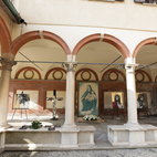 Le opere di Carla Bruschi nel colonnato dedicato a Santa Maria alla Fontana