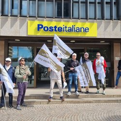 Presidio mov. Lottiamo Insieme sede Centrale Poste Italiane (aprile 2024) 