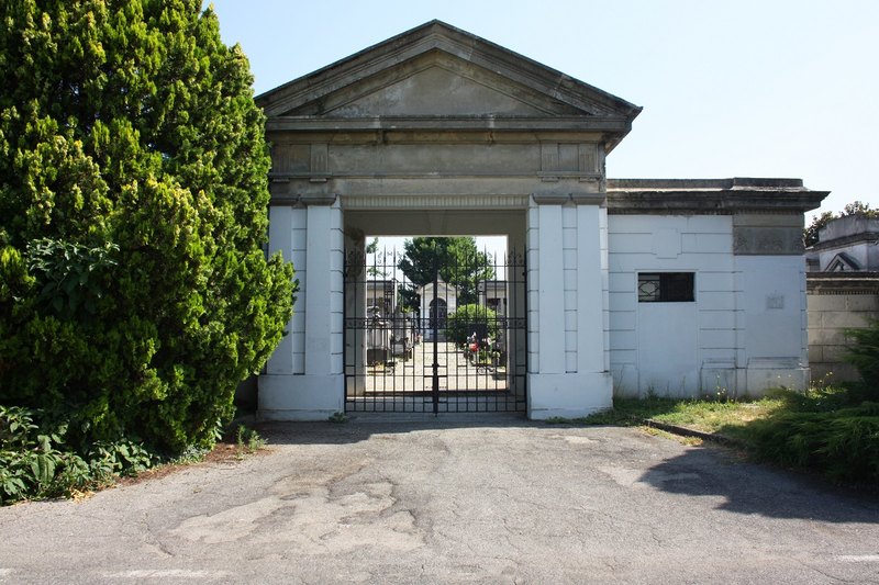 Cimitero Linate a Canzo 