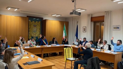 Consiglio comunale ragazzi; la votazione della Delibera 
