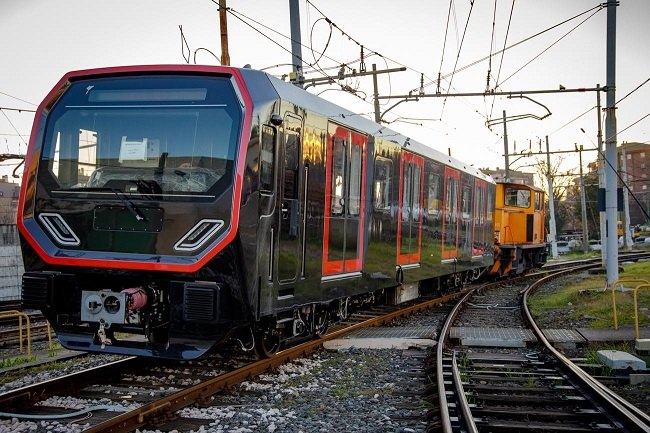 Il primo dei nuovi treni che viaggeranno sulla M1 