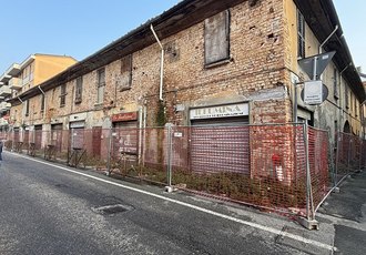 Lo stabile da abbattere per il concreto rischio crollo 