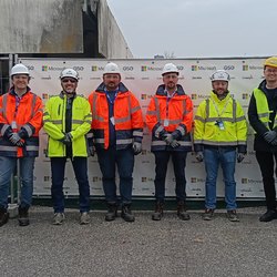 Il sindaco Coden, l'assessoreAmenta, Paolo Lago (Bovi di San Bovio) con i tecnici del cantiere 