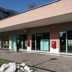 L'ufficio postale di via Europa 