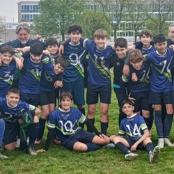 APO SAN CARLO. I campioncini dell'Under 14 con i dirigenti 
