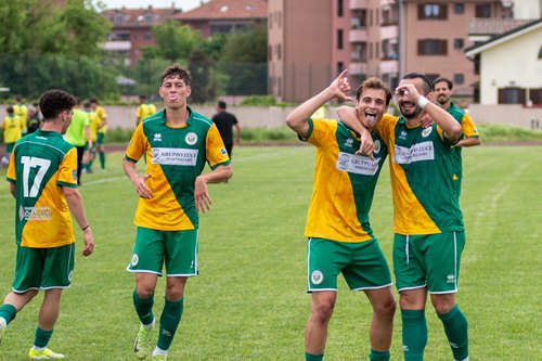 Il Sangiuliano City festeggia la conferma in serie D 