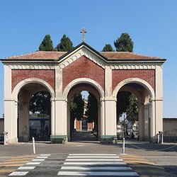L'ingresso del cimitero di Melegnano 