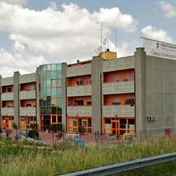 L'ex hotel Ambra di San Zenone, riconvertito in centro d'accoglienza, dove il 25enne era aiuto cuoco 