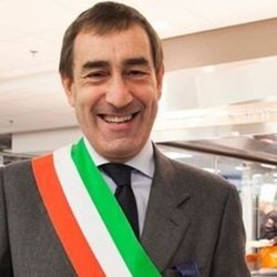 Andrea Checchi quando era sindaco di San Donato Milanese 
