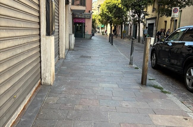 Uno scorcio di via Zuavi 