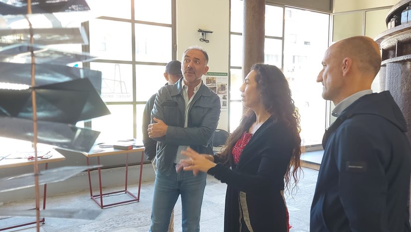 Feuei Tola con il sindaco di Melegnano Vito Bellomo, 