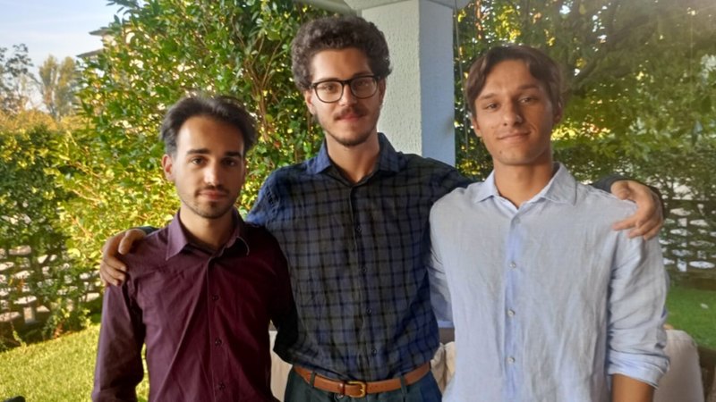 Da sinistra a destra: violoncellista Claudio D’Alicarnasso , Luca Berrino e l’organista Giulio Gianni 