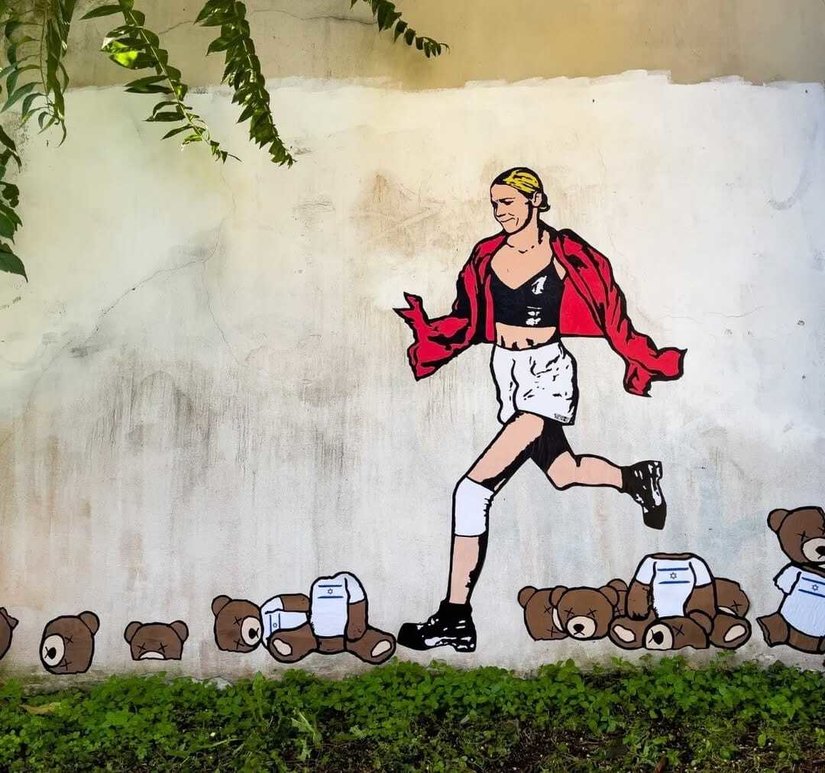 Murales in memoria di Vlada Patapov di AleXandro Palombo 