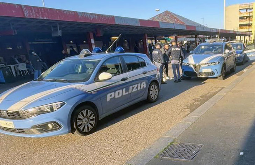 Le volanti della Polizia intervenute martedì 4 novembre, 