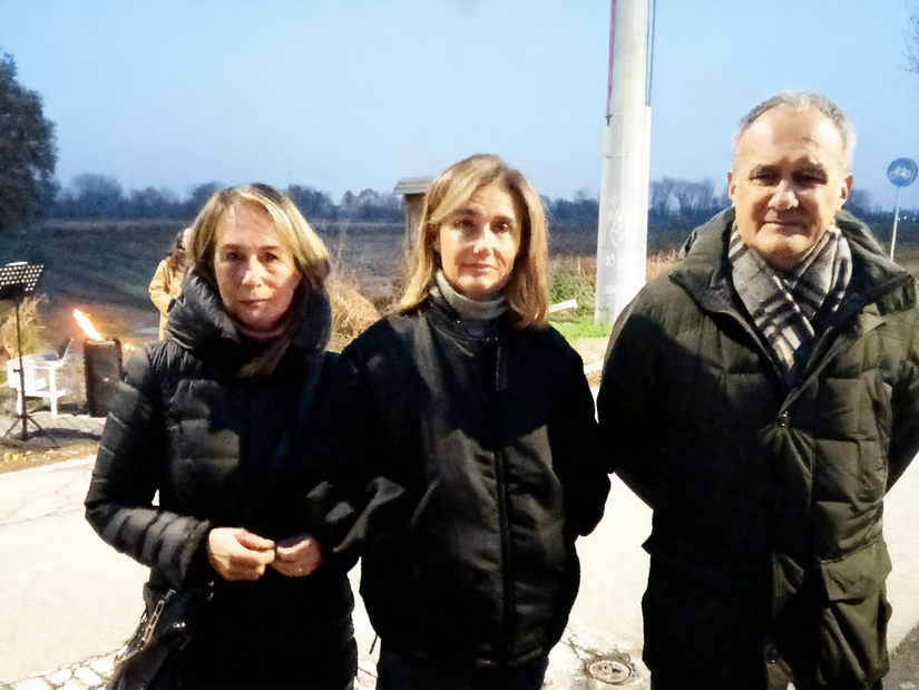 Da sinistra: Patriza Olga, Maria Teresa Olga e Julio Calzoni cugini di primo grado di Julia 