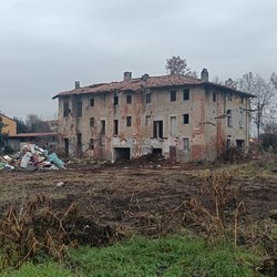 L'immobile di via Novegro chiamato 