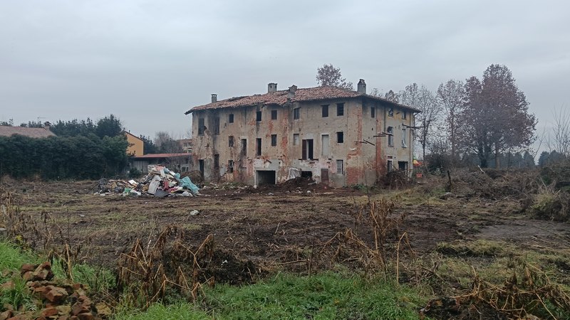 L'immobile di via Novegro chiamato 