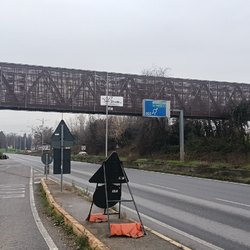 Il cavalcavia ciclopedonale sulla Circonvallazione Idroscalo 