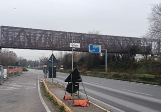 Il cavalcavia ciclopedonale sulla Circonvallazione Idroscalo 