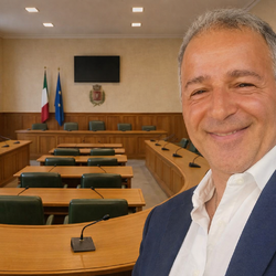 Nunzio Ruzzo nella Sala del Consiglio 