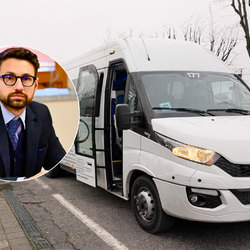 La navetta che ha preso servizio, nel cerchio il vicesindaco Alex Dalla Bella 