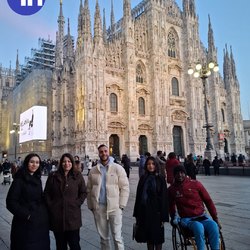 Gli atleti in tour a Milano 