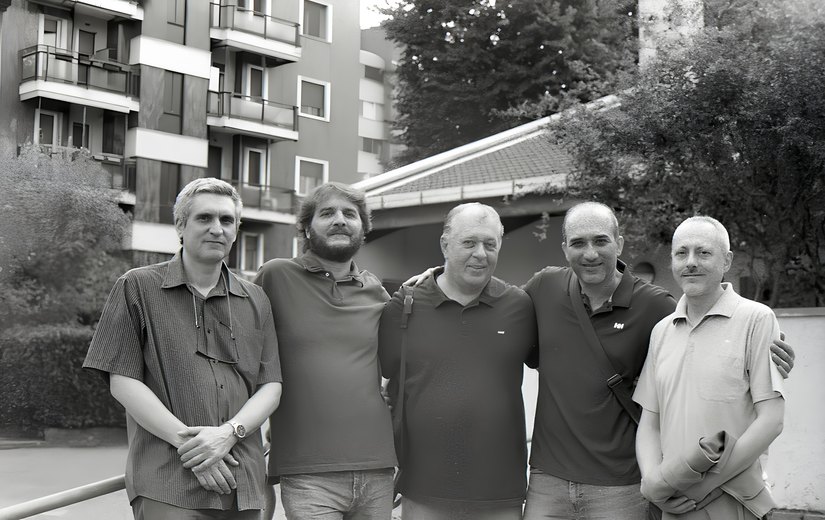 In una foto scatatta da Boris Susanj nel 2025 alcuni dei fondatori del progetto civico innovativo, da sinistra: 