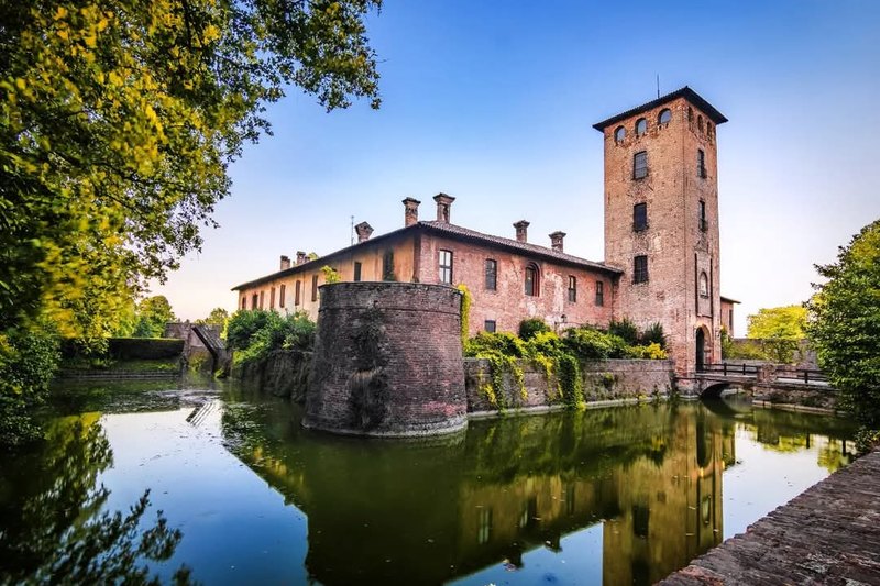 Il Castello Borromeo di Mirazzano (XV secolo) 