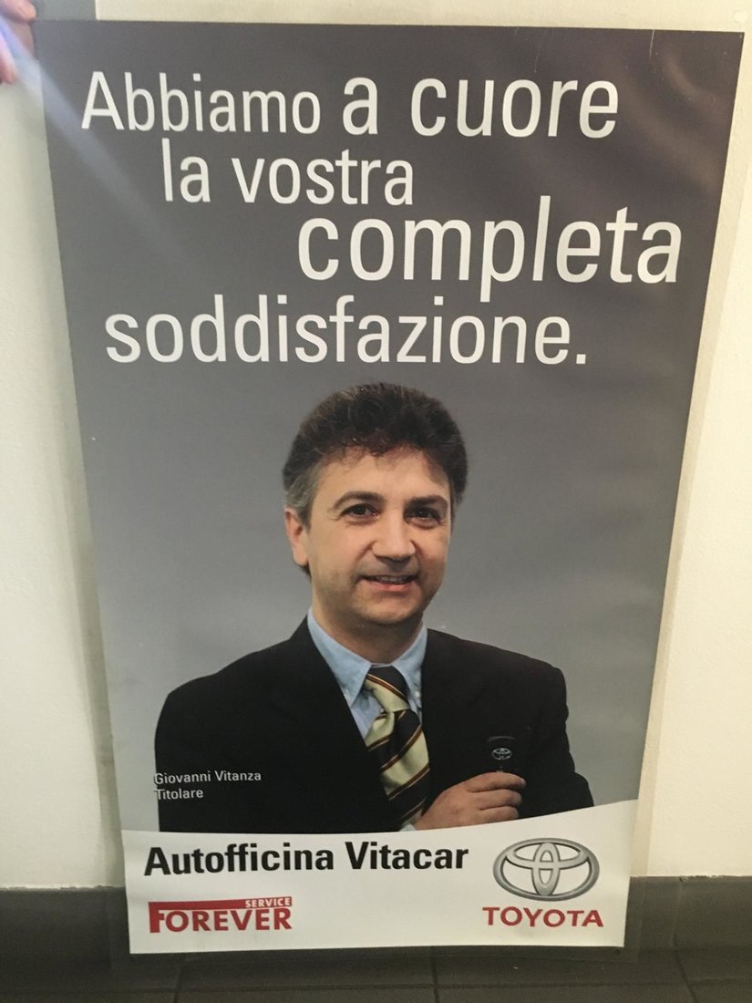 Un manifesto d'epoca con il claim diventato negli anni il protocollo 