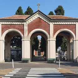 L'ingresso del cimitero di Melegnano 