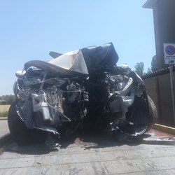 Il frontale della Toyota C-HR coinvolta 