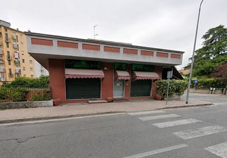 L'ex bar Darwin, futura sede della nuova farmacia 