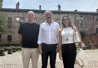 Vito Bellomo (al centro) con Paride Orfei e Sneja Nedeva 