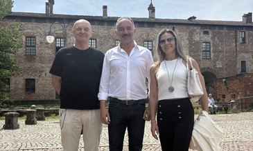 Vito Bellomo (al centro) con Paride Orfei e Sneja Nedeva 