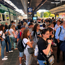 Il caoso ieri pomeriggio alla stazione di Rogoredo 