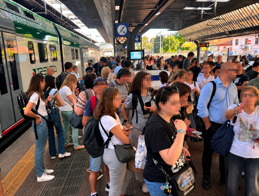 Il caoso ieri pomeriggio alla stazione di Rogoredo 
