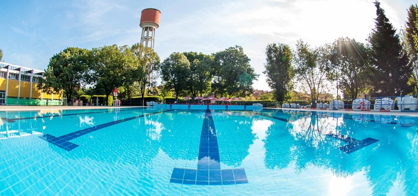 La piscina comunale di Peschiera Borromeo 