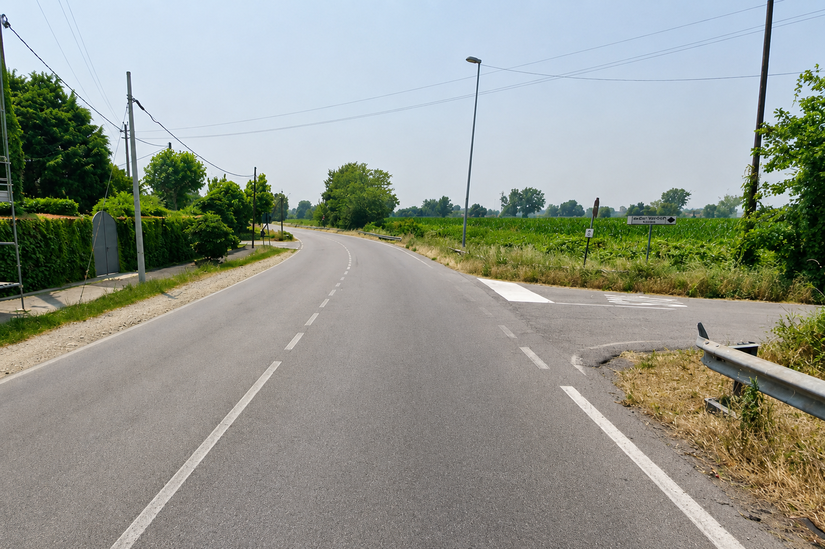 Ildoppio incrocio con la Sp Cerca, a destra si va a San Marino, a sinitsra a Zoate 