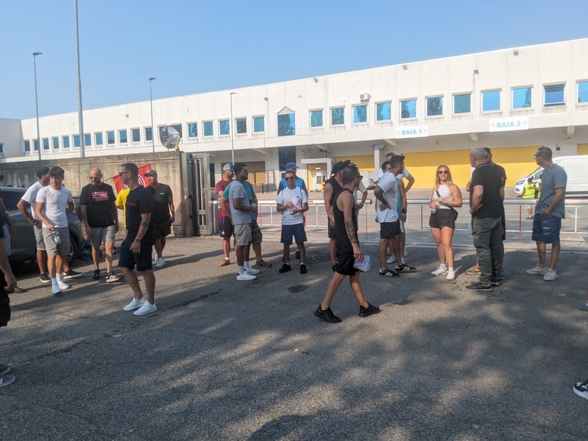 Presidio Amazon a Peschiera Borromeo nella frazione di Mezzate 