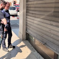 Il sindaco Michael Gola sul luogo dell'assalto 